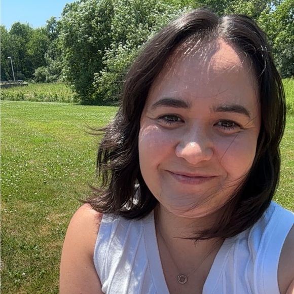 Julia Joy 🌻 - Picture 2 of 2